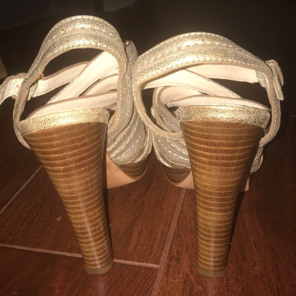 Coach gold leather strap heel - Picture 4 of 8